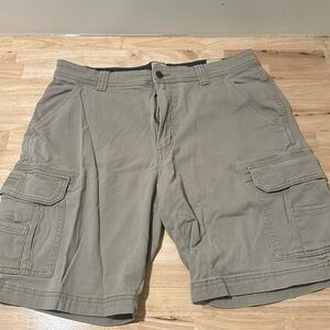 Men’s size 34 cargo shorts